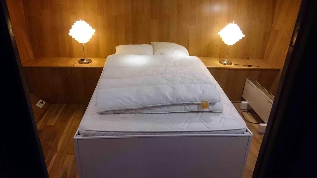 Hôtel Yacht bateau moteur Benetti 19m à Sète Extérieur photo