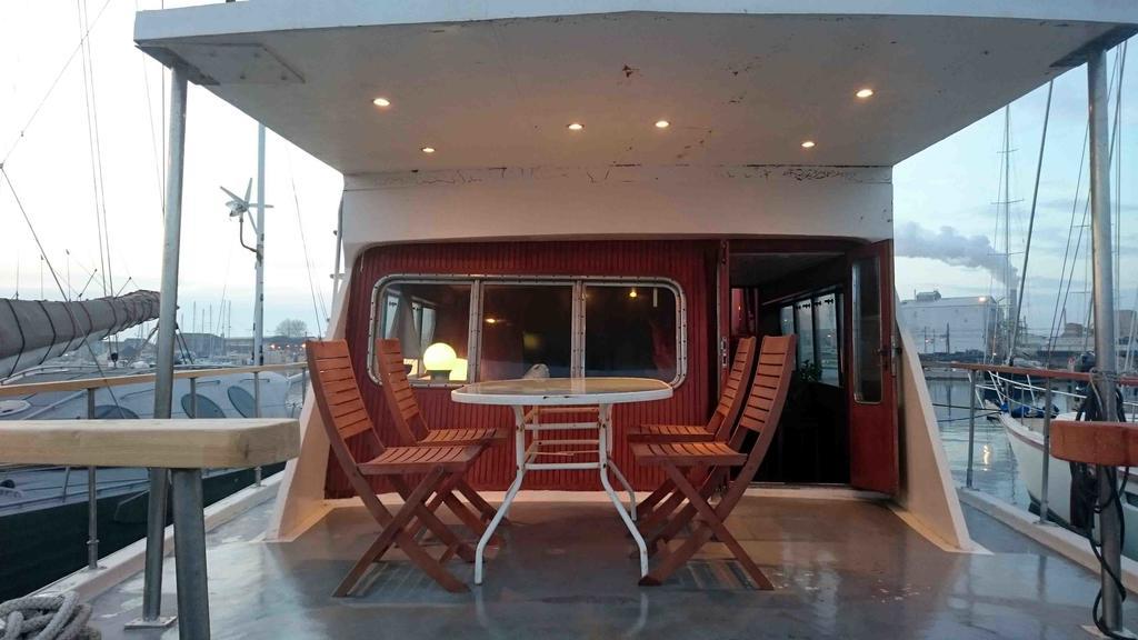 Hôtel Yacht bateau moteur Benetti 19m à Sète Extérieur photo