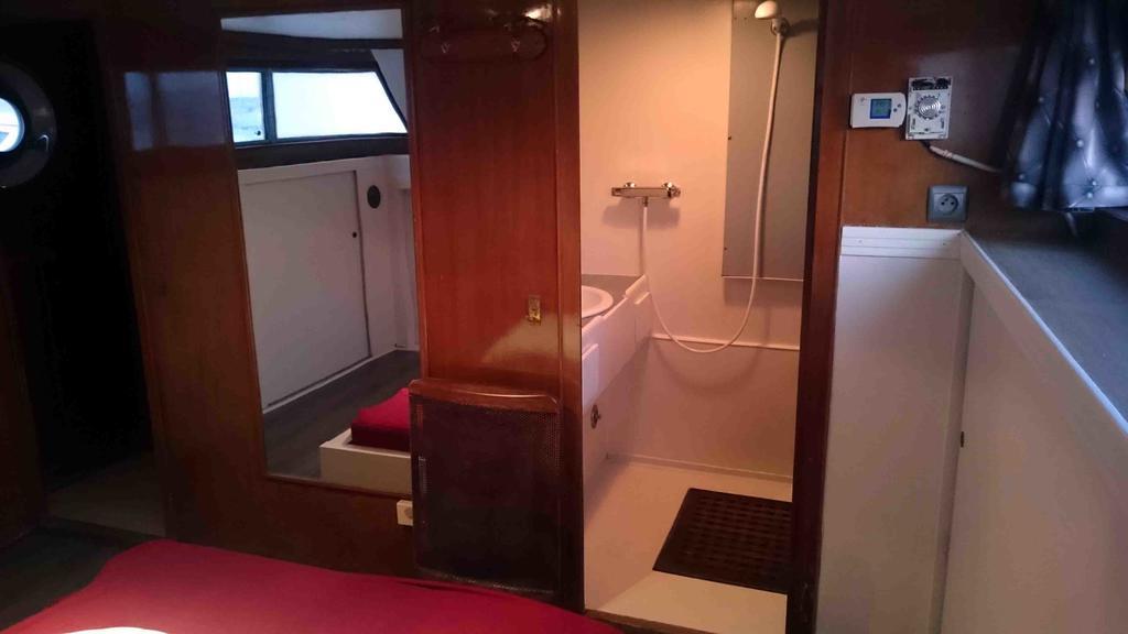 Hôtel Yacht bateau moteur Benetti 19m à Sète Extérieur photo
