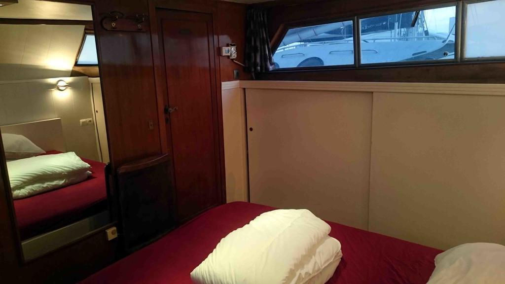 Hôtel Yacht bateau moteur Benetti 19m à Sète Extérieur photo