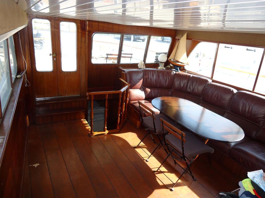 Hôtel Yacht bateau moteur Benetti 19m à Sète Extérieur photo