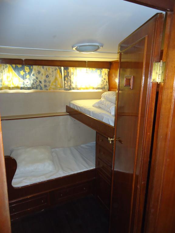 Hôtel Yacht bateau moteur Benetti 19m à Sète Extérieur photo